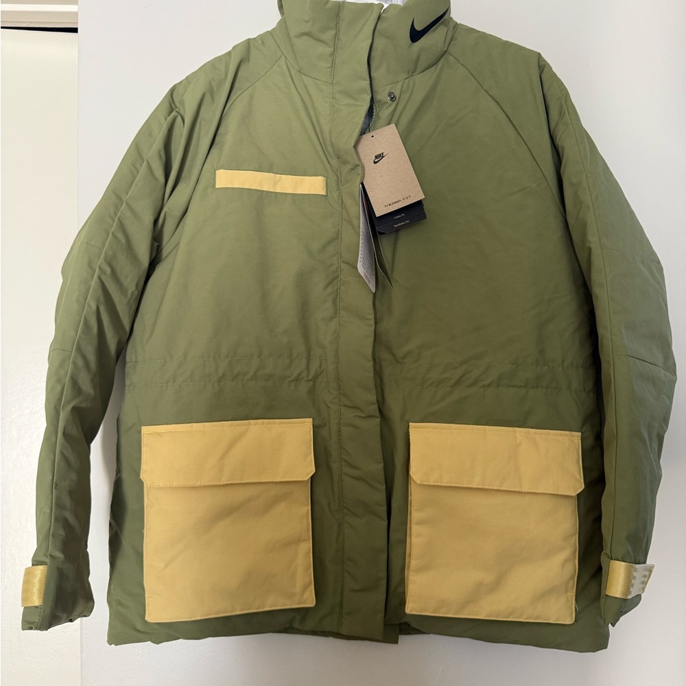 Nike Women Green and Yellow Jacket